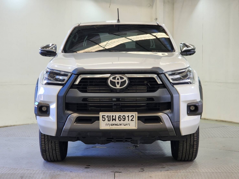 REVO D-CAB 2.4 Pre HIGH A/T