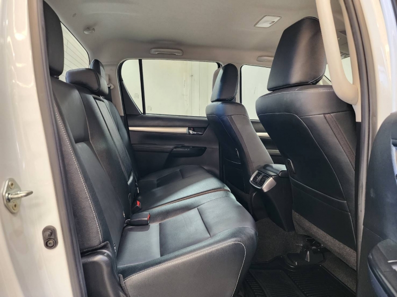 REVO D-CAB 2.4 Pre HIGH A/T