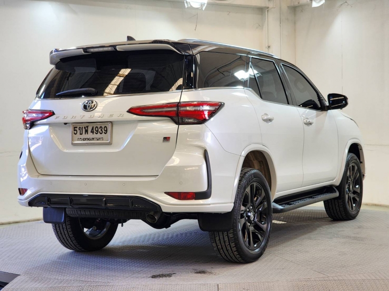 FORTUNER 2.8 GR SPORT 4WD A/T (BLACK TOP)