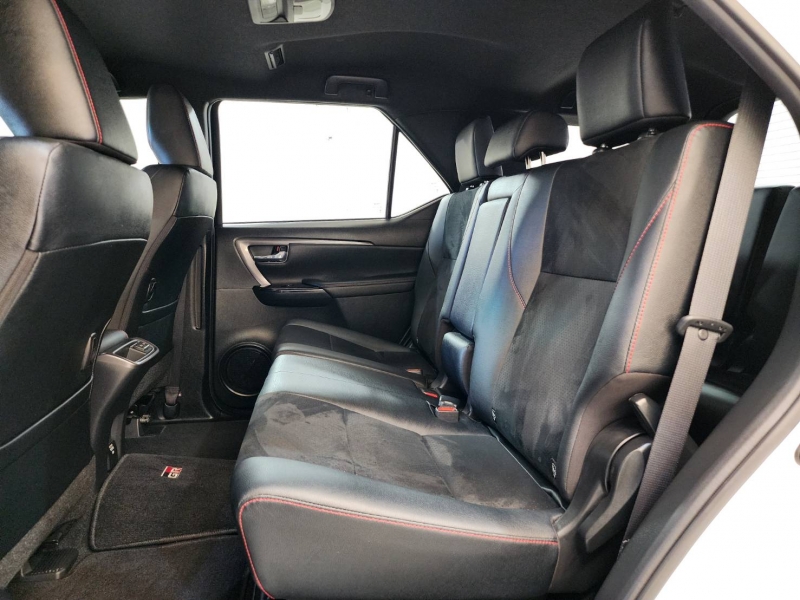 FORTUNER 2.8 GR SPORT 4WD A/T (BLACK TOP)