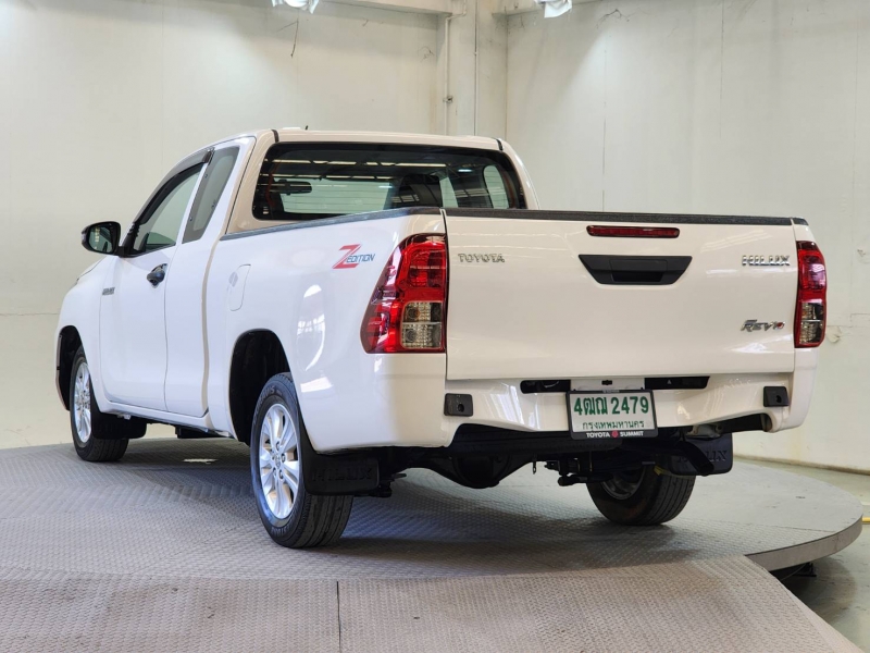 REVO SMART CAB 2.4 Z EDITION ENTRY M/T