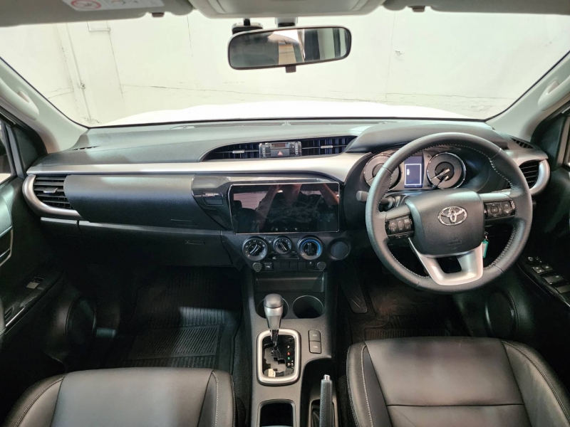 REVO D-CAB 2.4 MID Pre A/T