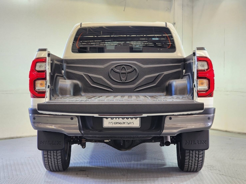 REVO D-CAB 2.4 MID Pre A/T