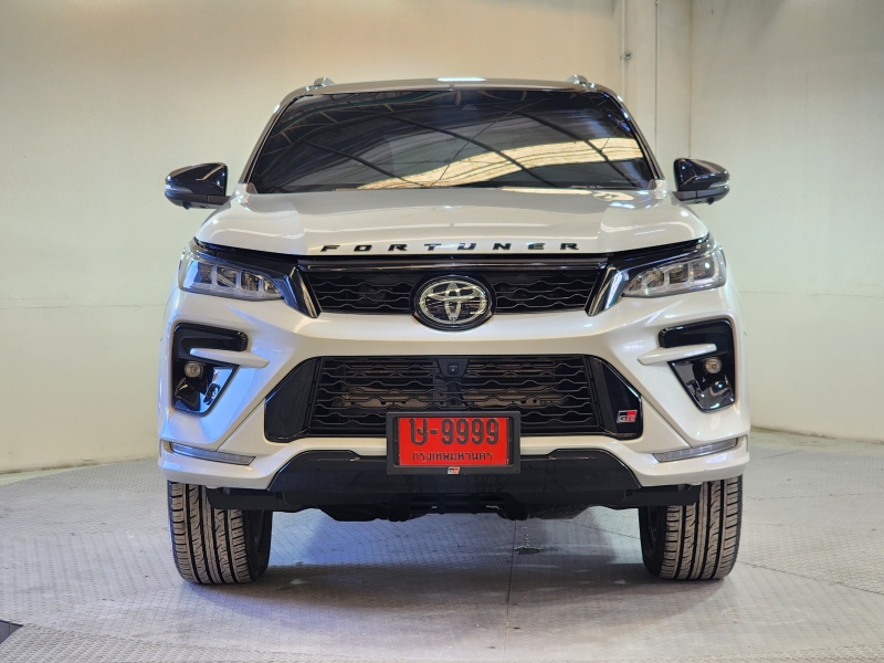 FORTUNER 2.8 GR SPORT 4WD (BLACK TOP) A/T