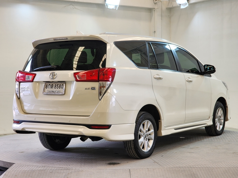 INNOVA 2.8 CRYSTA A/T