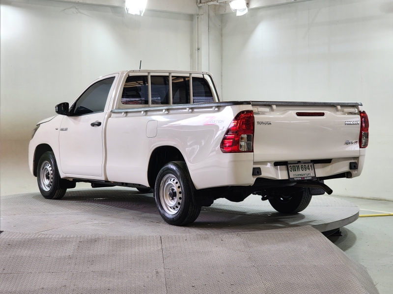 REVO SINGLE CAB 2.4 ENTRY M/T