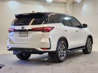 FORTUNER 2.4 V LEADER A/T ( ชุดแต่ง LEGENDER )