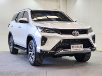 FORTUNER 2.4 LEADER V A/T 4WD