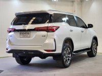 FORTUNER 2.4 LEADER V A/T 4WD