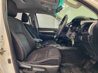 REVO D-CAB 2.4 ENTRY PRE A/T