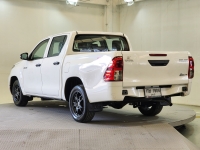 REVO D-CAB 2.4 ENTRY ZEDTION M/T