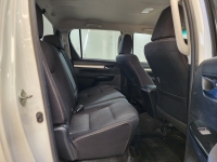 REVO D-CAB 2.4 ENTRY Pre A/T