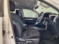 REVO D-CAB 2.4 ENTRY Pre A/T