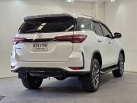 FORTUNER 2.4 LEADER G A/T