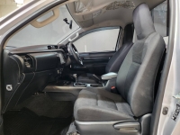 REVO SINGLE CAB 2.8 ENTRY 4WD A/T