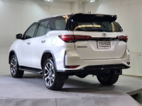 FORTUNER 2.4 Legender A/T