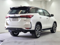 FORTUNER 2.8 Legender A/T