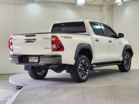 REVO D-CAB 2.4 MID Pre M/T