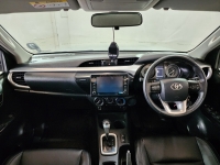 REVO D-CAB 2.4 MID Pre A/T