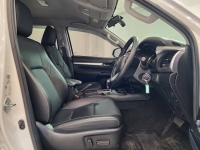 REVO D-CAB 2.4 MID Pre A/T