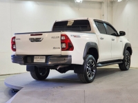 REVO D-CAB 2.4 MID Pre A/T