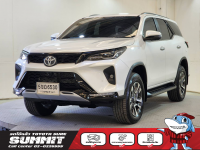 FORTUNER 2.4 LEADER V A/T 4WD